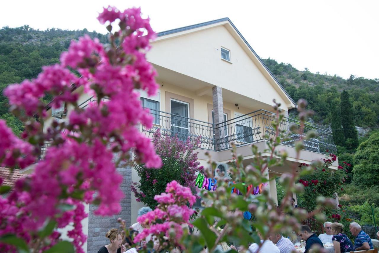 Village House Dunja ヴィルパザル エクステリア 写真