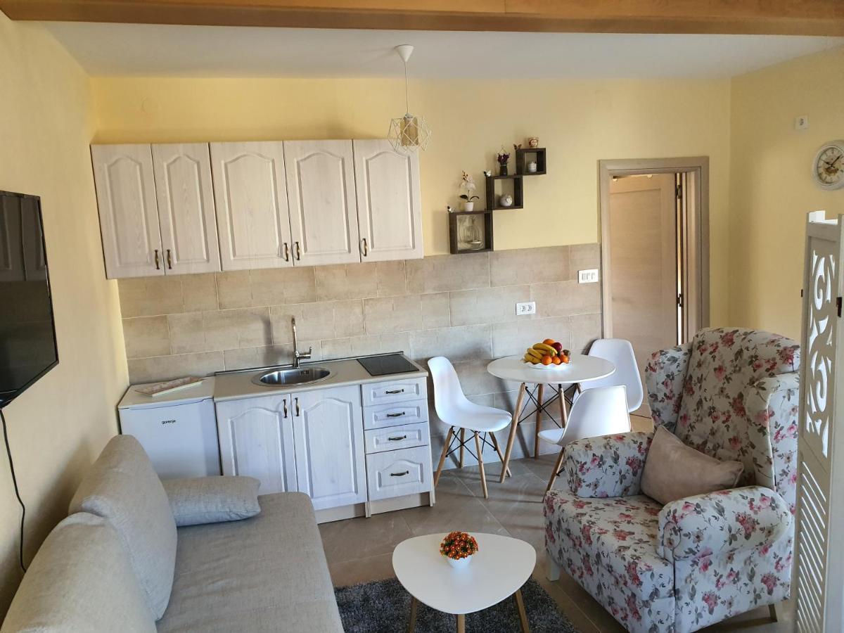 Village House Dunja ヴィルパザル エクステリア 写真